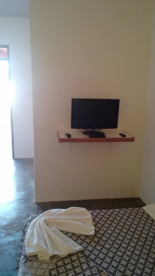 Donna Lu Bed and Breakfast Guia Lopes da Laguna Esterno foto